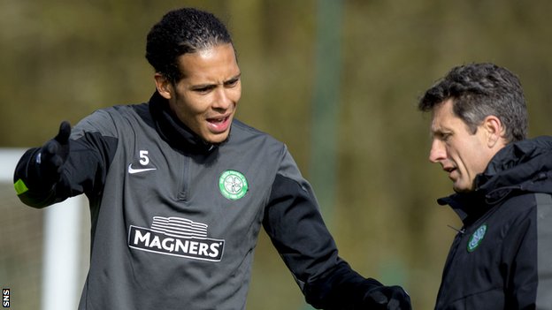 Collins ‘pregare’ soggiorno per Van Dijk