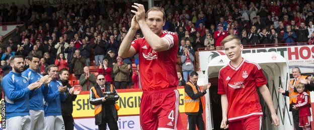 Aberdeen captain Russell Anderson was given a warm send-off at Pittodrie