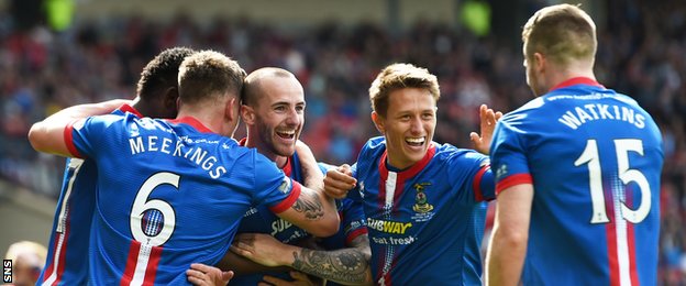 Inverness Caledonian Thistle players celebrating