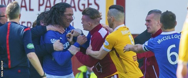 Squalifiche prossimo Fir Park rissa