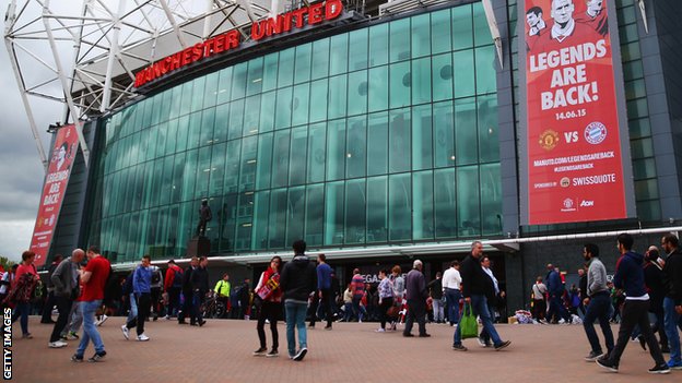 Man Utd difendere steward comportamento