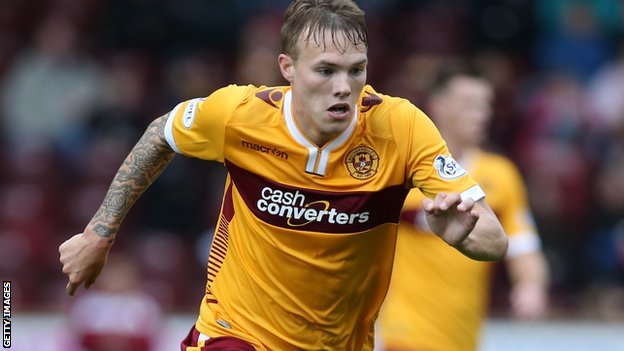 Leeds firmano Motherwell attaccante Erwin