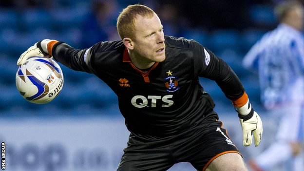 Motherwell add goalkeeper Samson