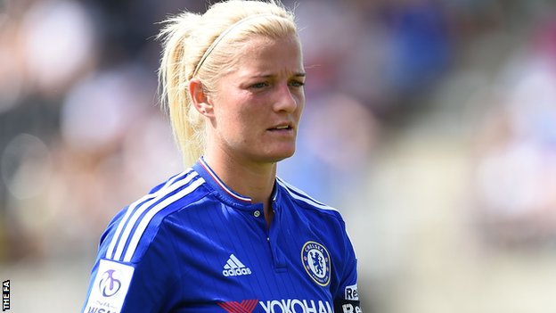 Chapman extends Chelsea Ladies stay