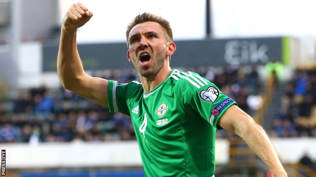 McAuley e McGinn nominati in NI squadra