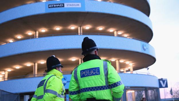 Manchester City e Manchester Utd da spendere £ 1.8m di polizia