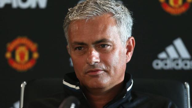 Man Utd: Jose Mourinho riceve scuse per l’affermazione della prigione