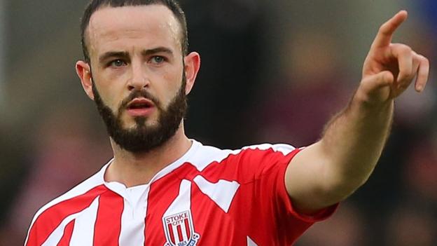 Marc Wilson: Bournemouth segno Stoke difensore