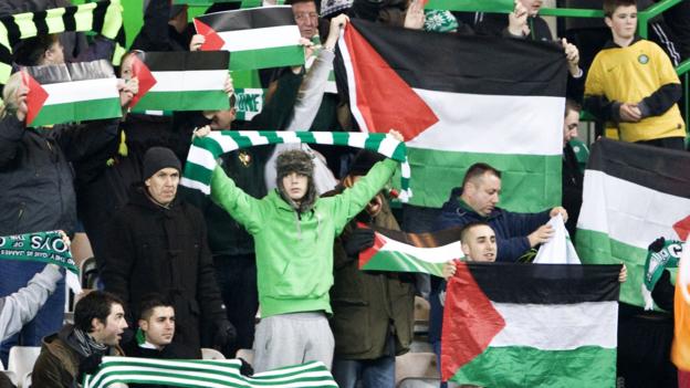 Celtica faccia carica UEFA oltre bandiere palestinesi fan contro l’Hapoel Beer Sheva