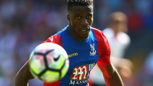 Wilfried Zaha: Tottenham make offerta £ 15 milioni per il Crystal Palace ala