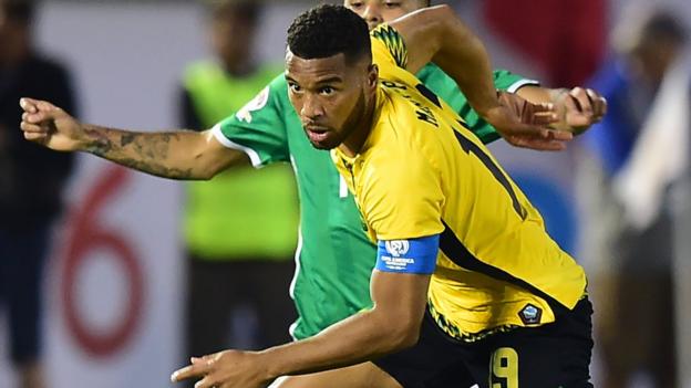 Adrian Mariappa Watford re-sign on difensore accordo triennale