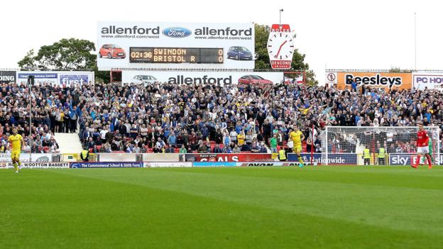 Darrell Clarke: Swindon Town spese del biglietto ‘scandaloso’, dice il Bristol Rovers direttore