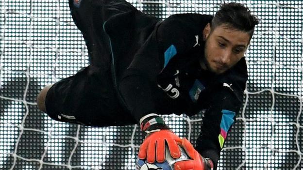 Portiere Donnarumma, 17, Italia debutta