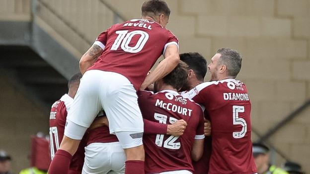 Northampton ha battuto MK Dons per prima vittoria